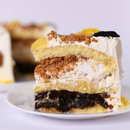 Torrada simples+ Fatia de Torta + Café Expresso longo